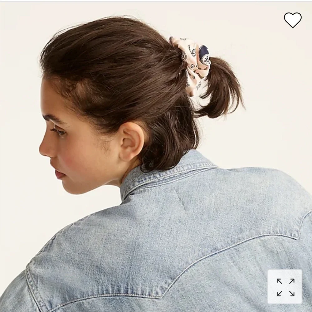 Jcrew Oversized silk scrunchie in printed paisley Item‎ BB066 Pale Pink